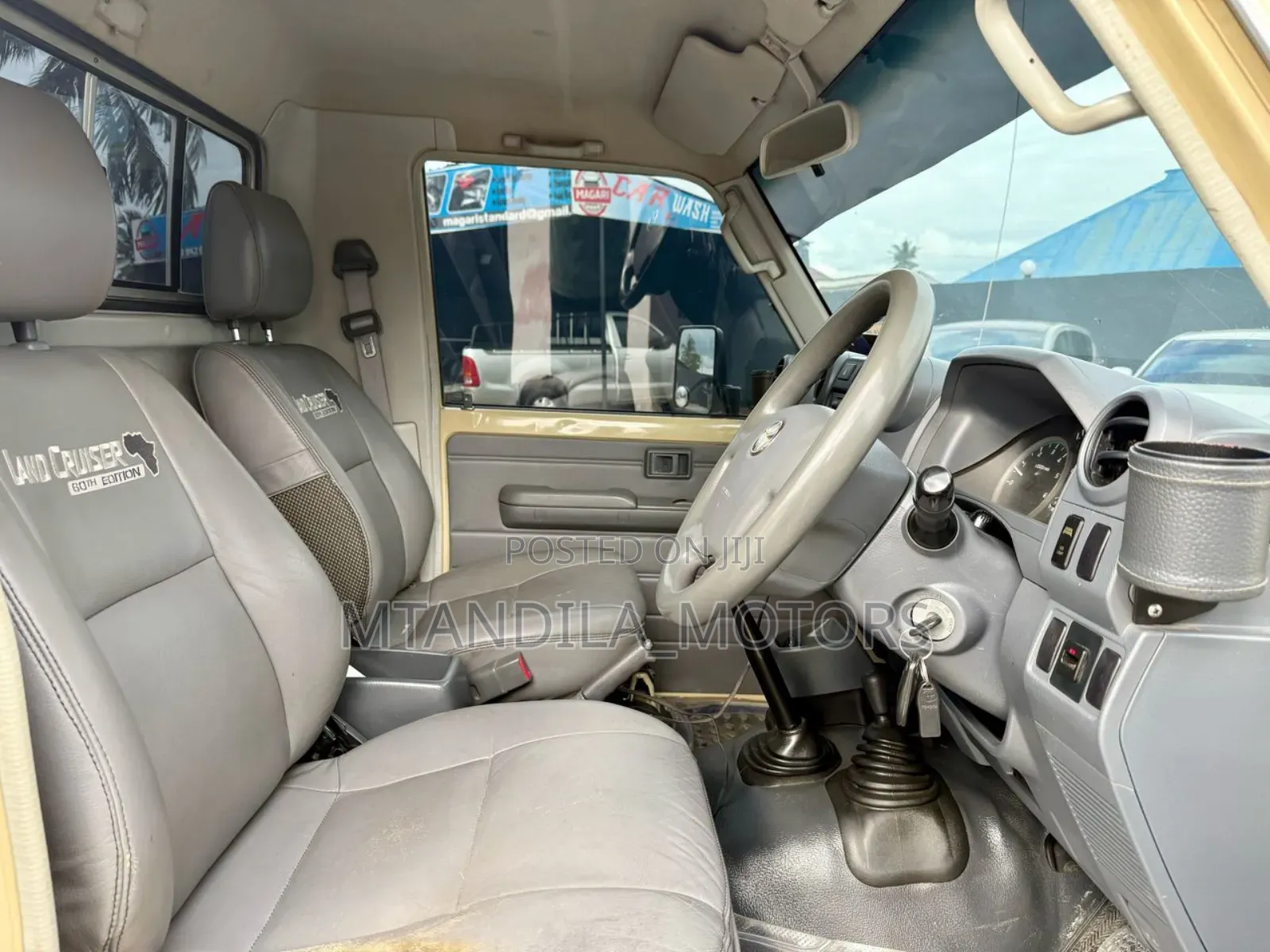 Toyota Land Cruiser 4.5 V8 TD STD 2010 Beige