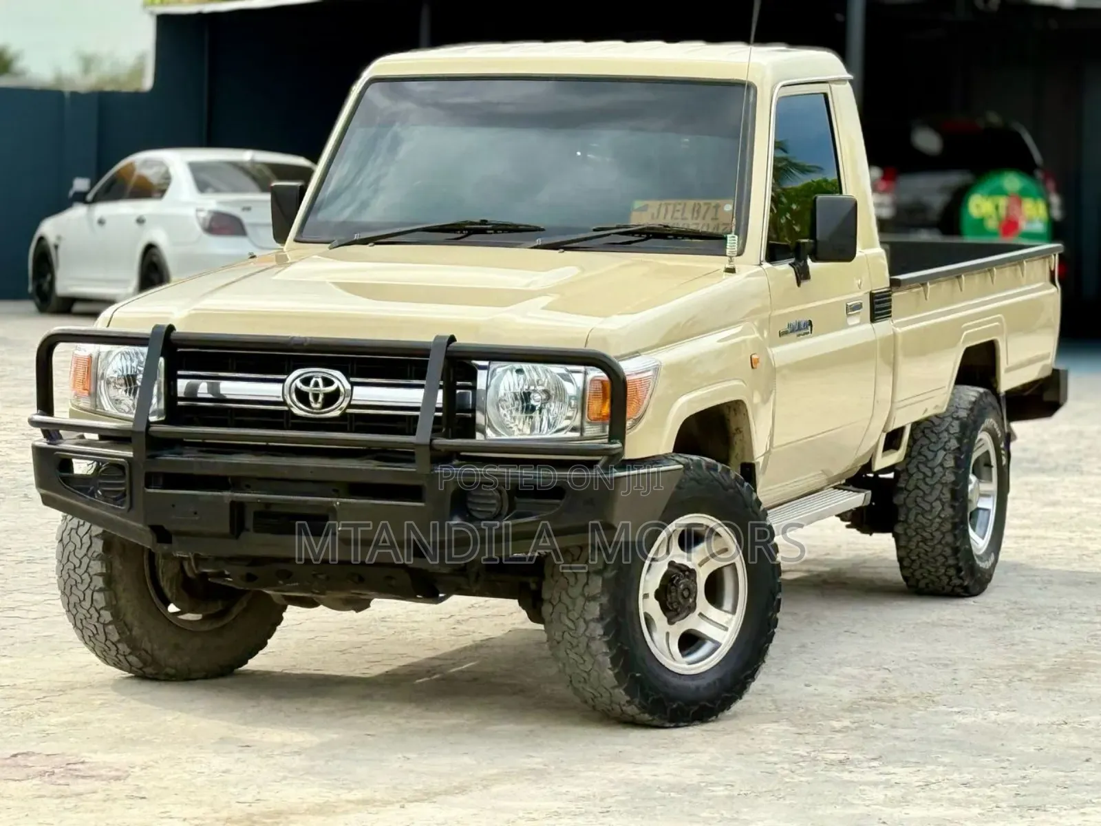 Toyota Land Cruiser 4.5 V8 TD STD 2010 Beige