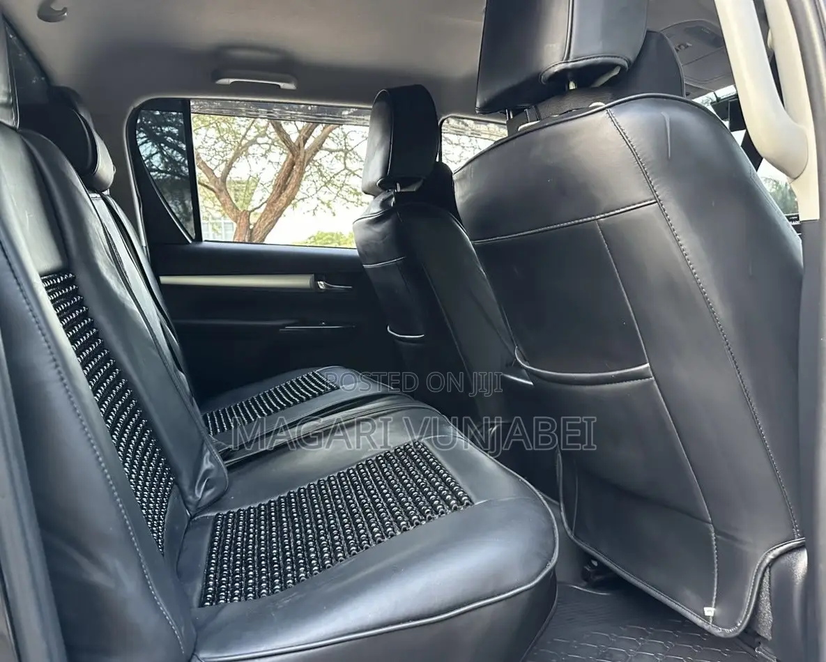 Toyota Hilux 2023 Matt Black