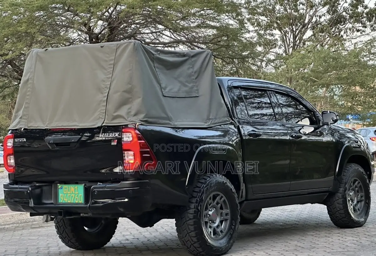 Toyota Hilux 2023 Matt Black