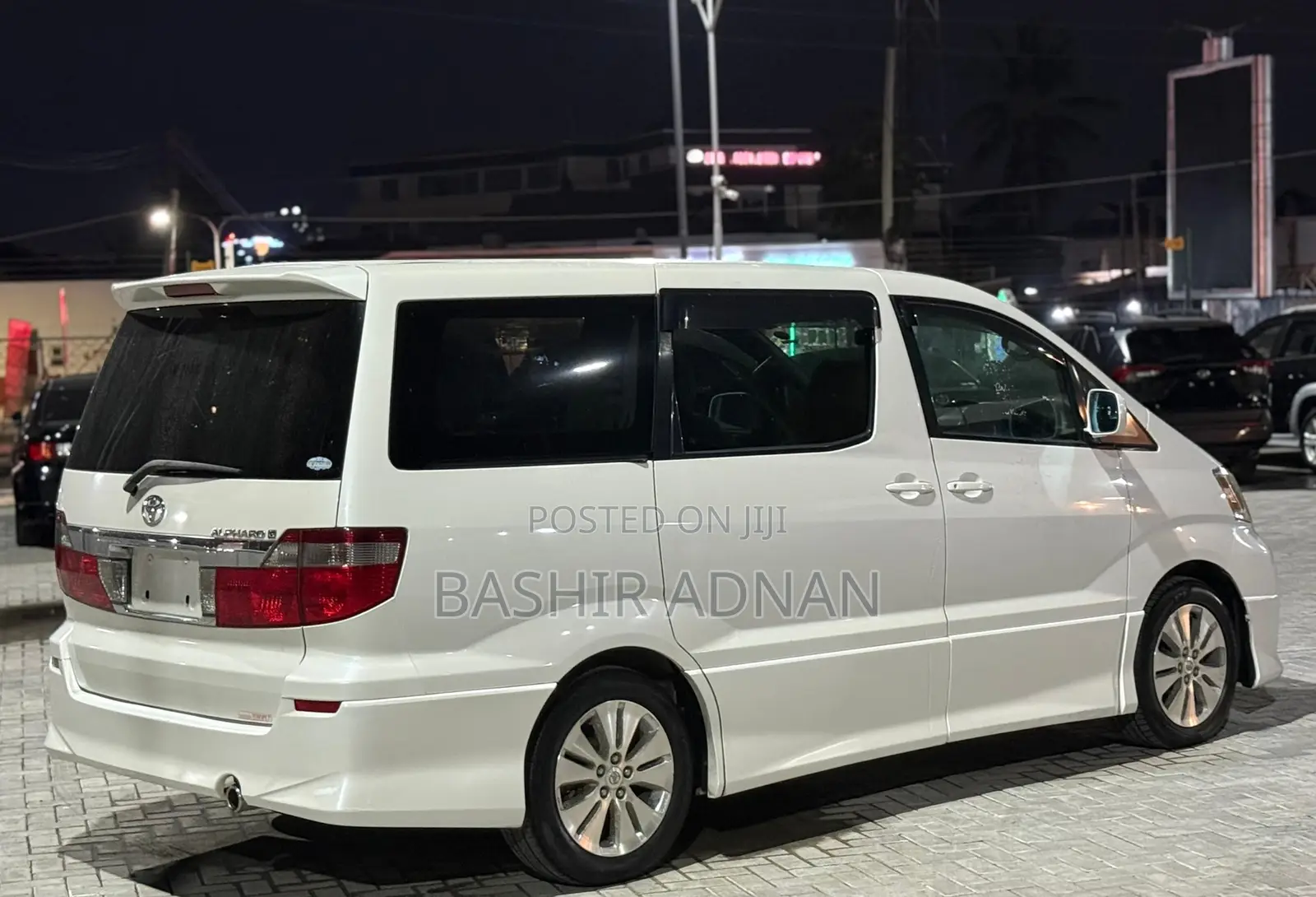 Toyota Alphard 2.4 Petrol FWD 2002 White