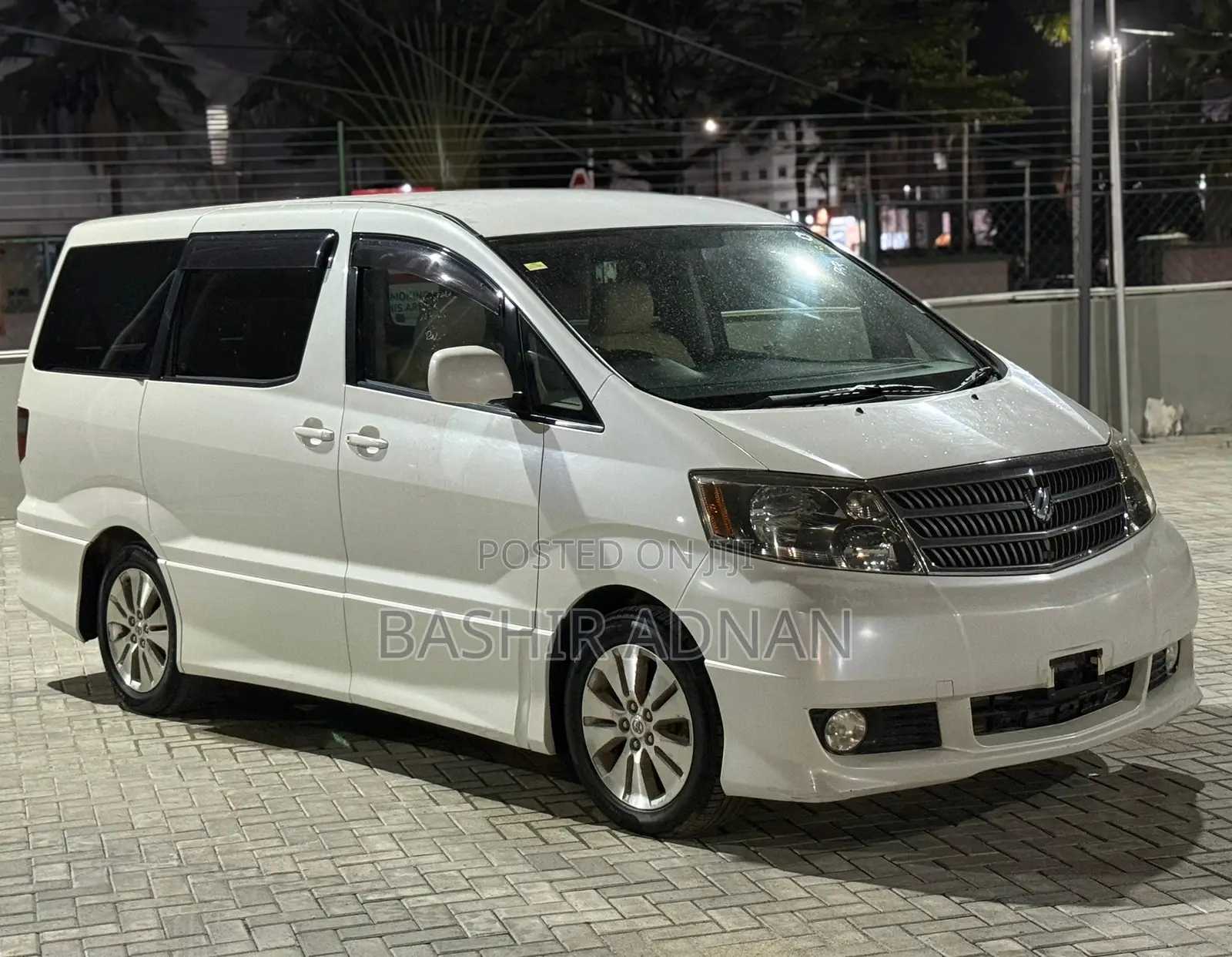Toyota Alphard 2.4 Petrol FWD 2002 White