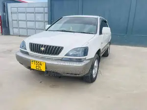 Photo - Toyota Harrier 2002 White