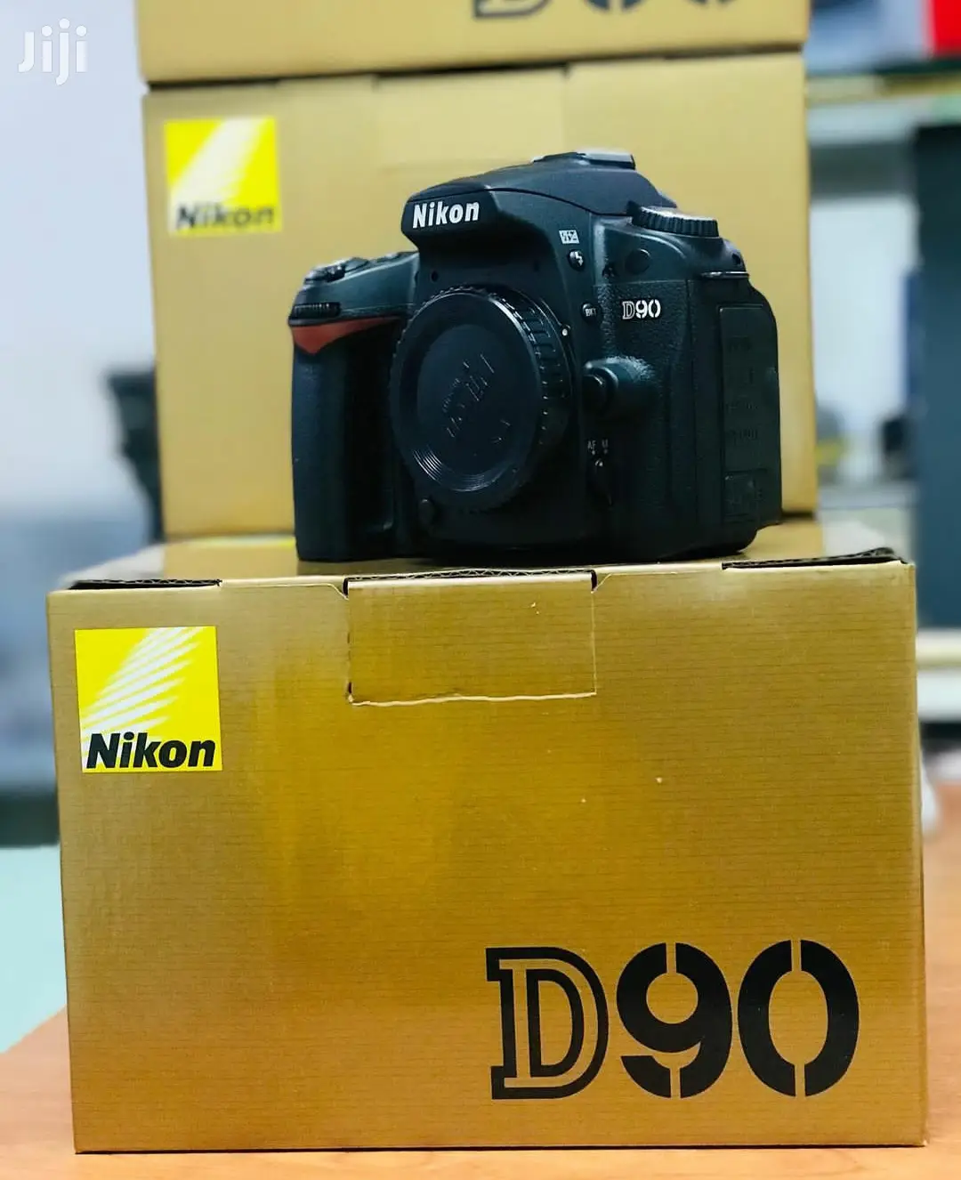 Nikon D90 With 18~105