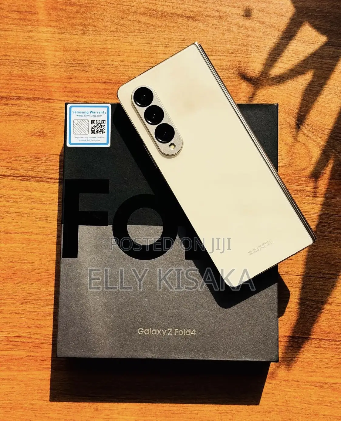 New Samsung Galaxy Z Fold4 256 GB White