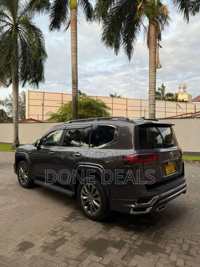 Toyota Land Cruiser 2023 Gray