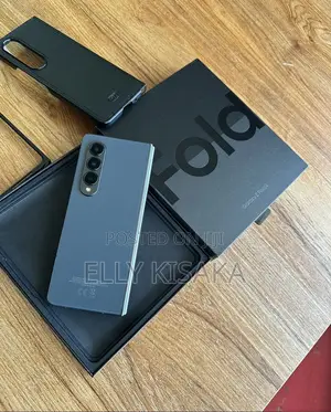 New Samsung Galaxy Z Fold4 256 GB Black