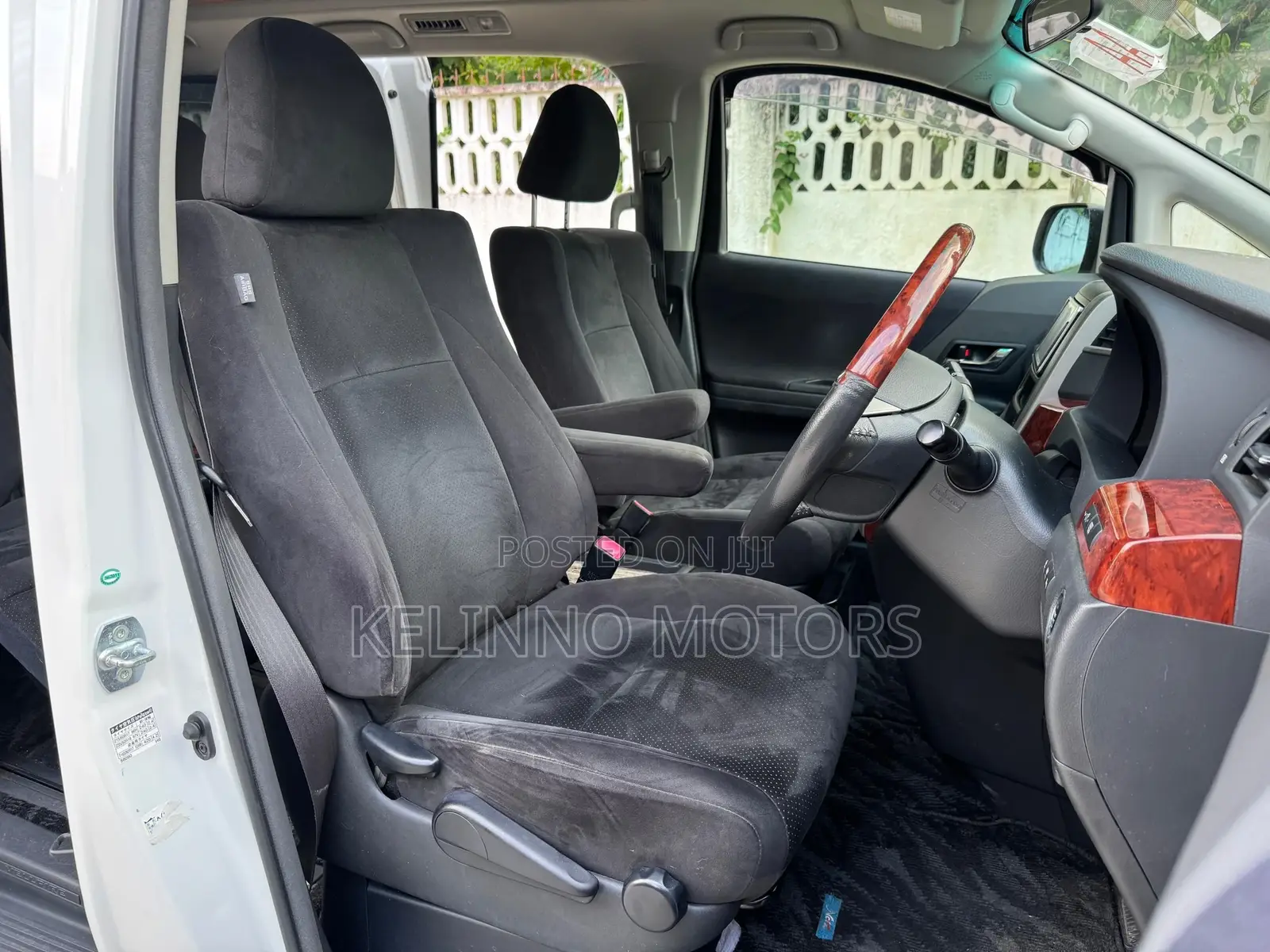 Toyota Vellfire 2009 White