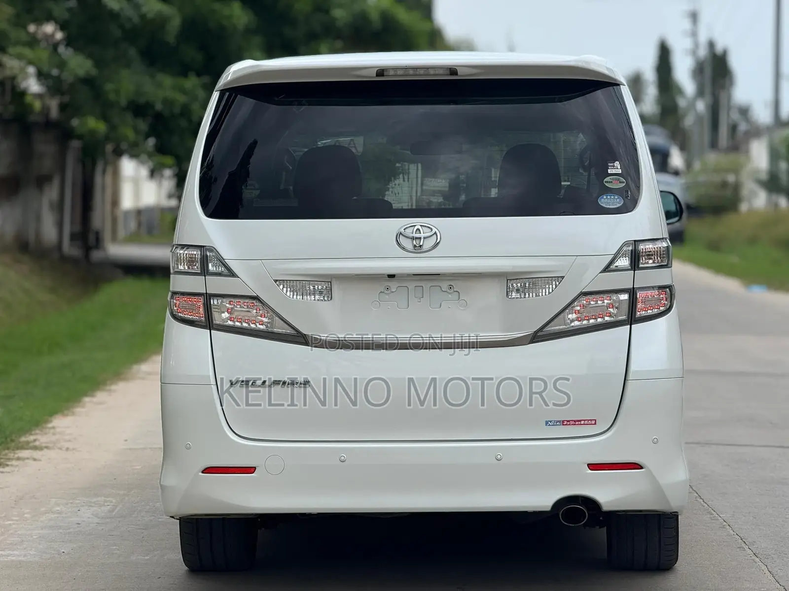 Toyota Vellfire 2009 White