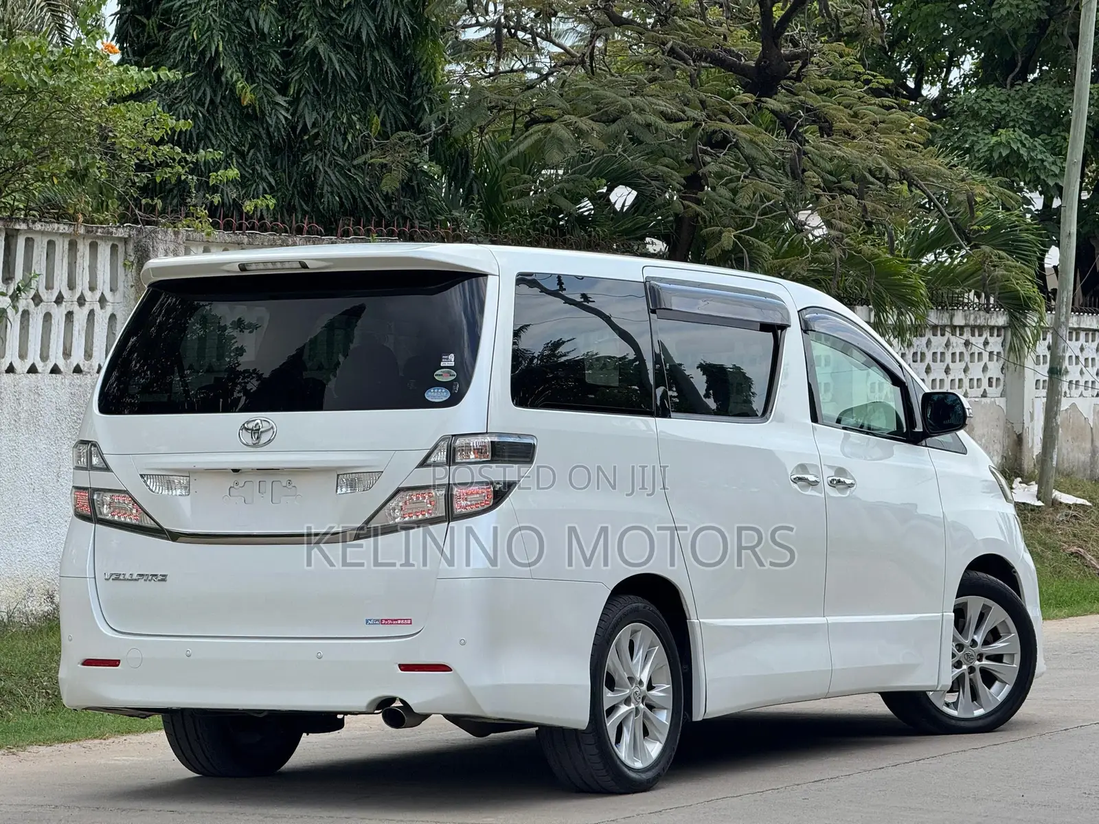 Toyota Vellfire 2009 White