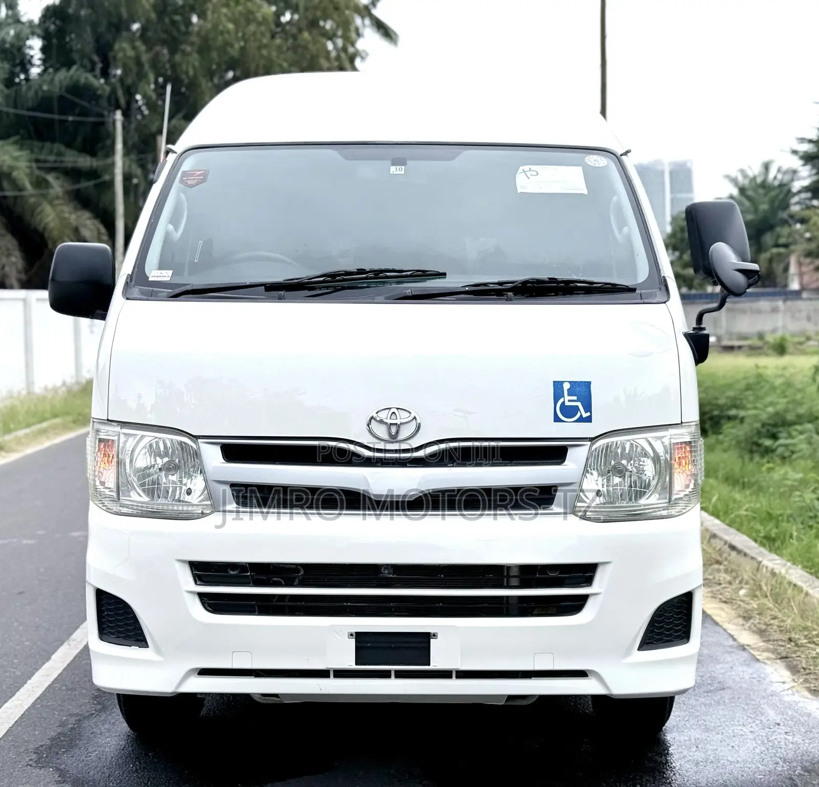 Toyota HiAce 2010 White