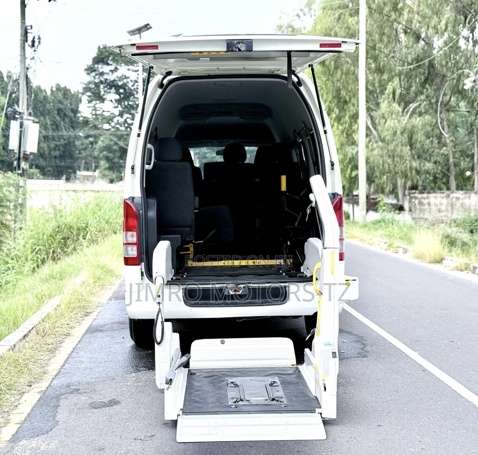 Toyota HiAce 2010 White