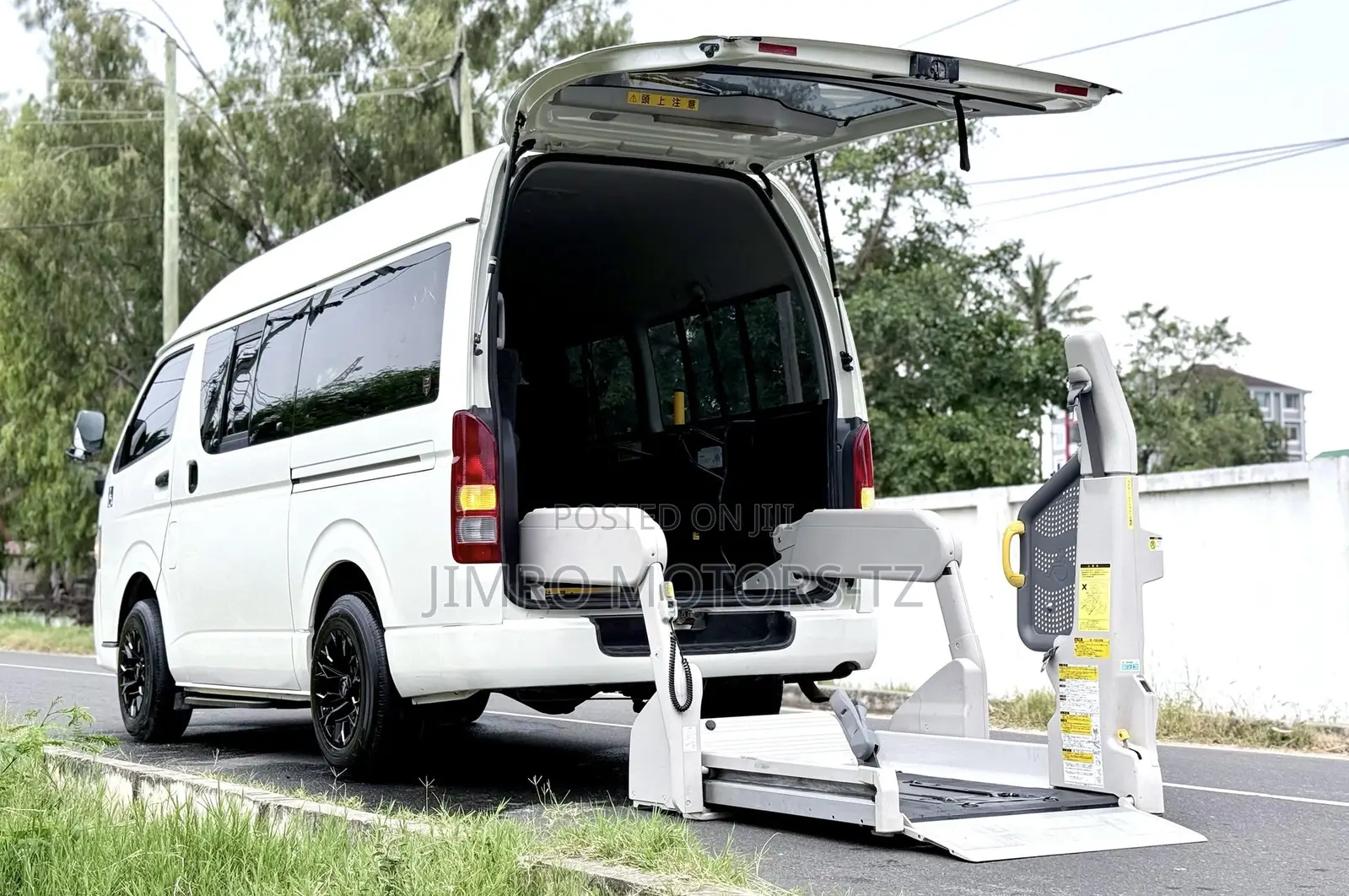 Toyota HiAce 2010 White