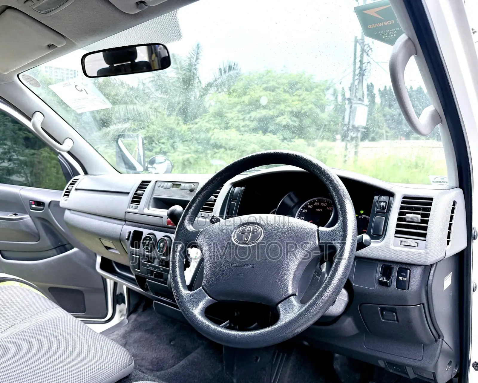 Toyota HiAce 2010 White