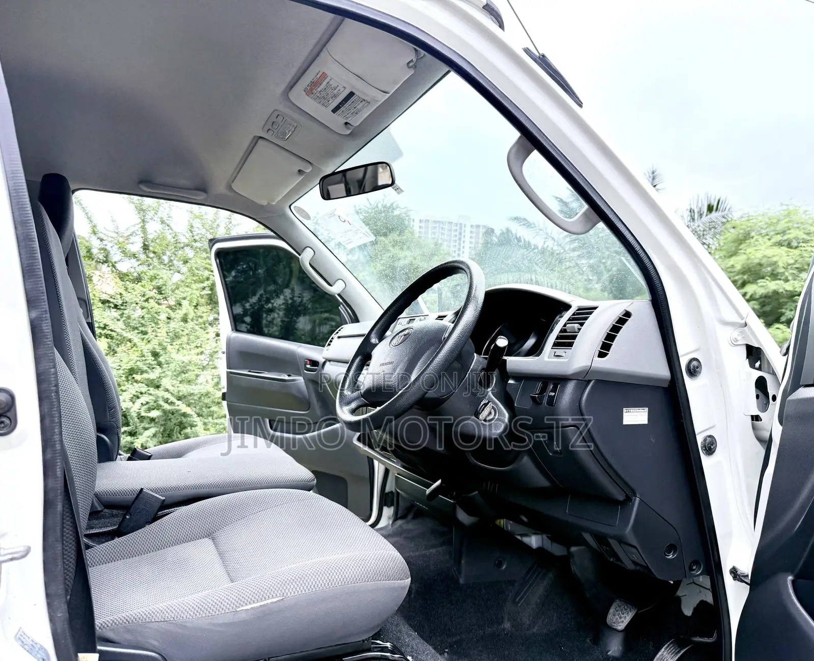 Toyota HiAce 2010 White