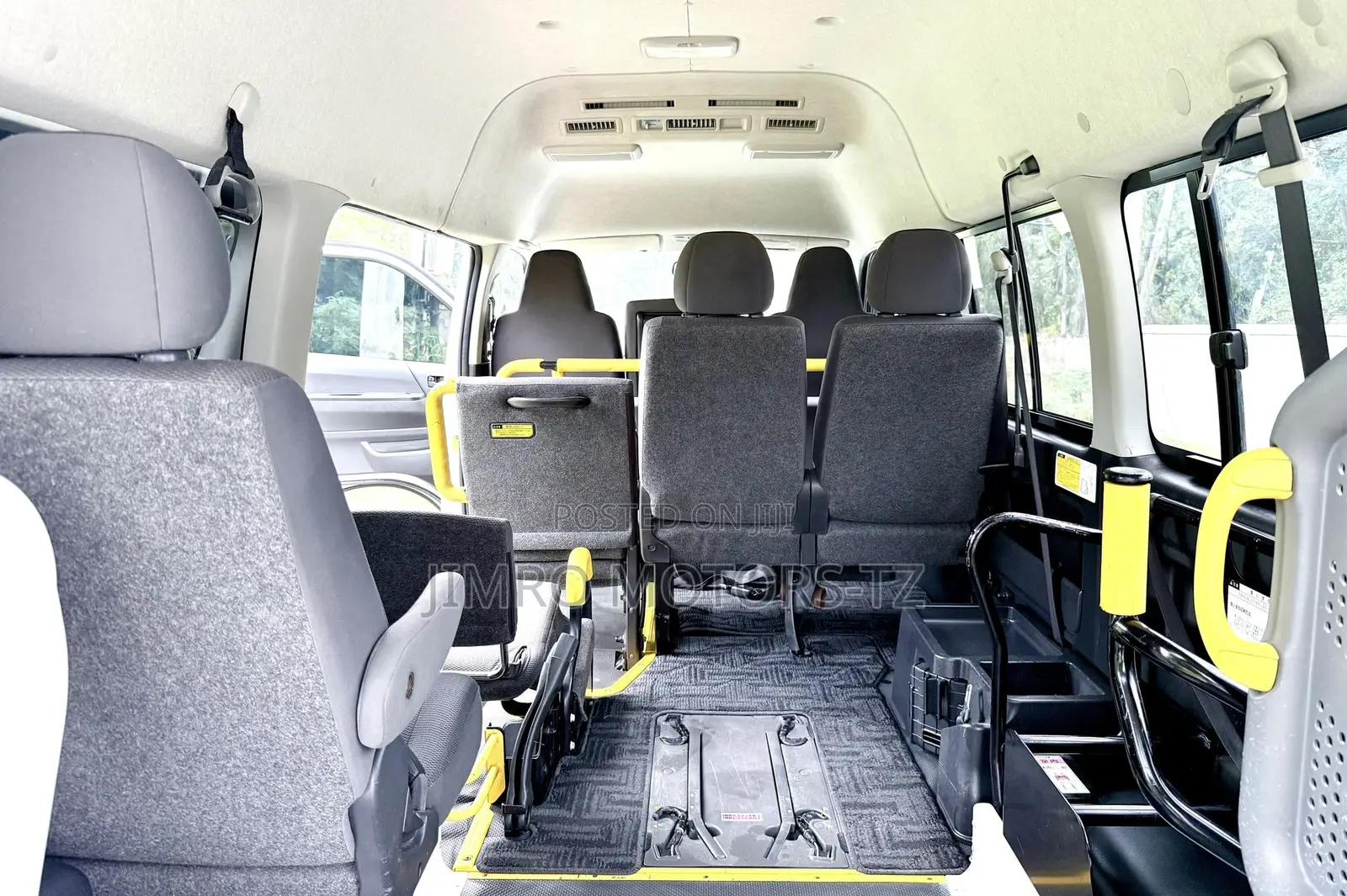 Toyota HiAce 2010 White