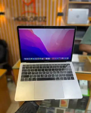 Laptop Apple MacBook Pro 2017 16GB Intel Core I7 SSD 512GB