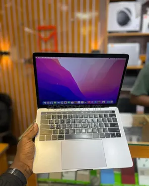 Laptop Apple MacBook Pro 2017 16GB Intel Core I7 SSD 512GB
