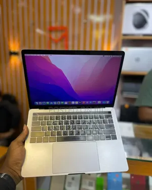 Laptop Apple MacBook Pro 2017 16GB Intel Core I7 SSD 512GB