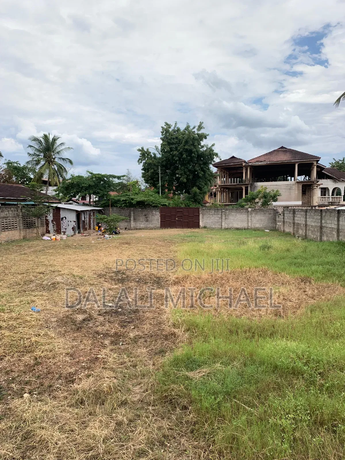 Plot for Sale 1186 SQMS