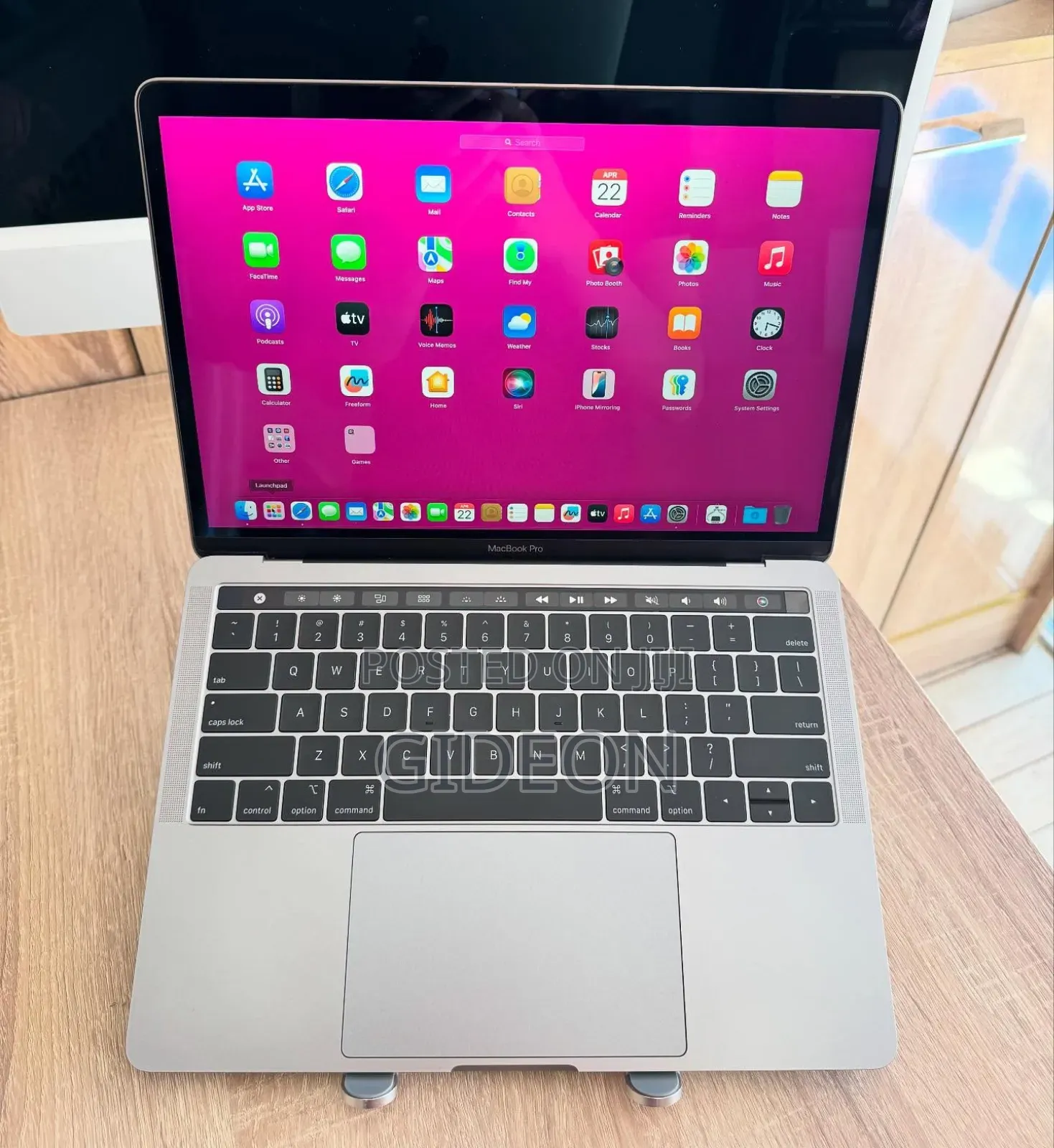 Laptop Apple MacBook Pro 2018 16GB Intel Core I7 SSD 256GB
