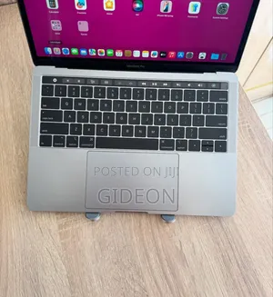 Laptop Apple MacBook Pro 2018 16GB Intel Core I7 SSD 256GB
