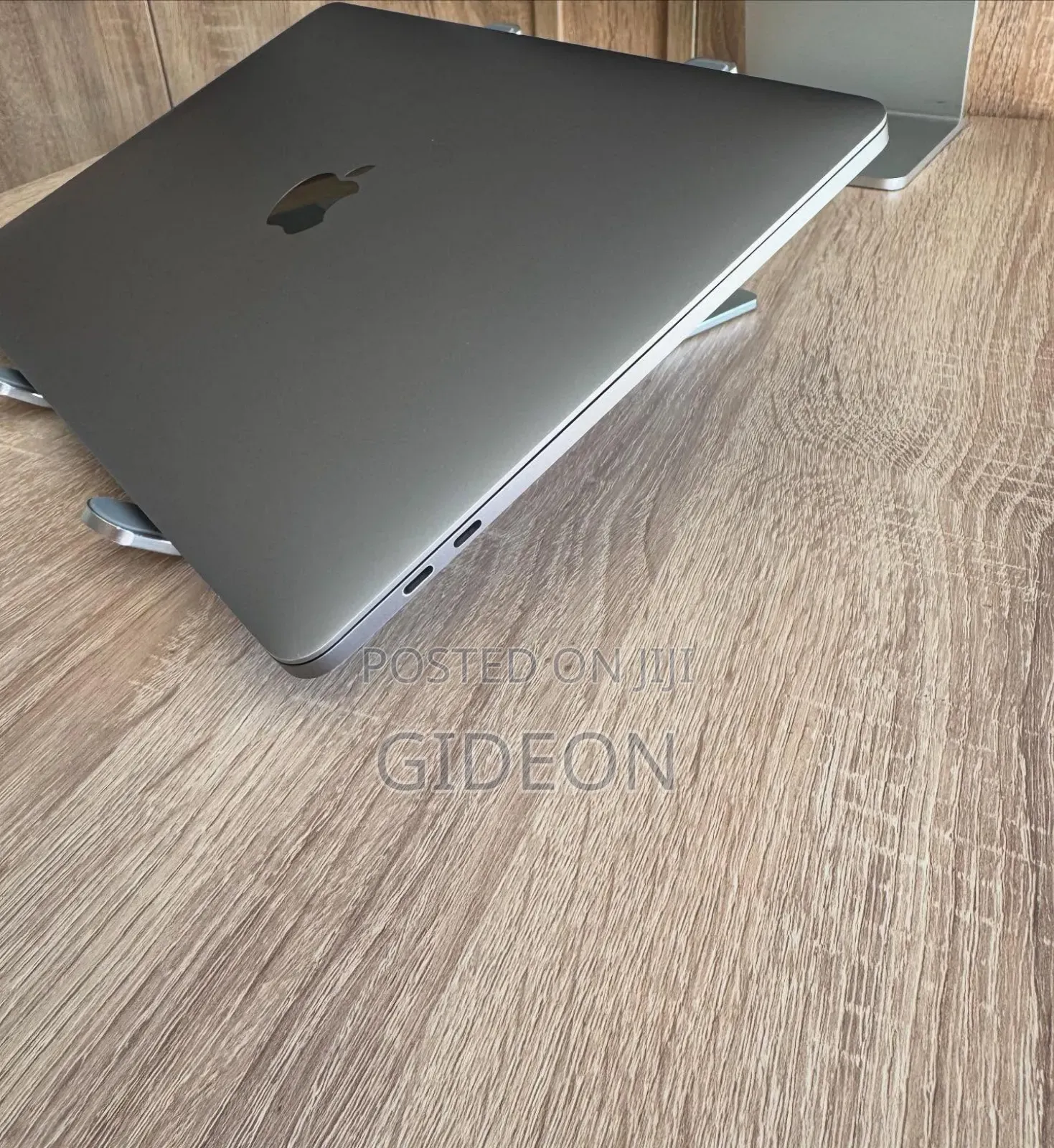 Laptop Apple MacBook Pro 2018 16GB Intel Core I7 SSD 256GB