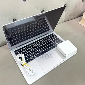 Laptop Apple MacBook Pro 2016 16GB Intel Core I7 SSD 512GB