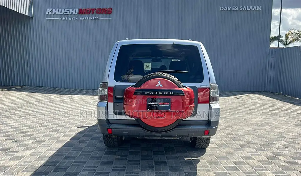 Mitsubishi Pajero 2006 Silver