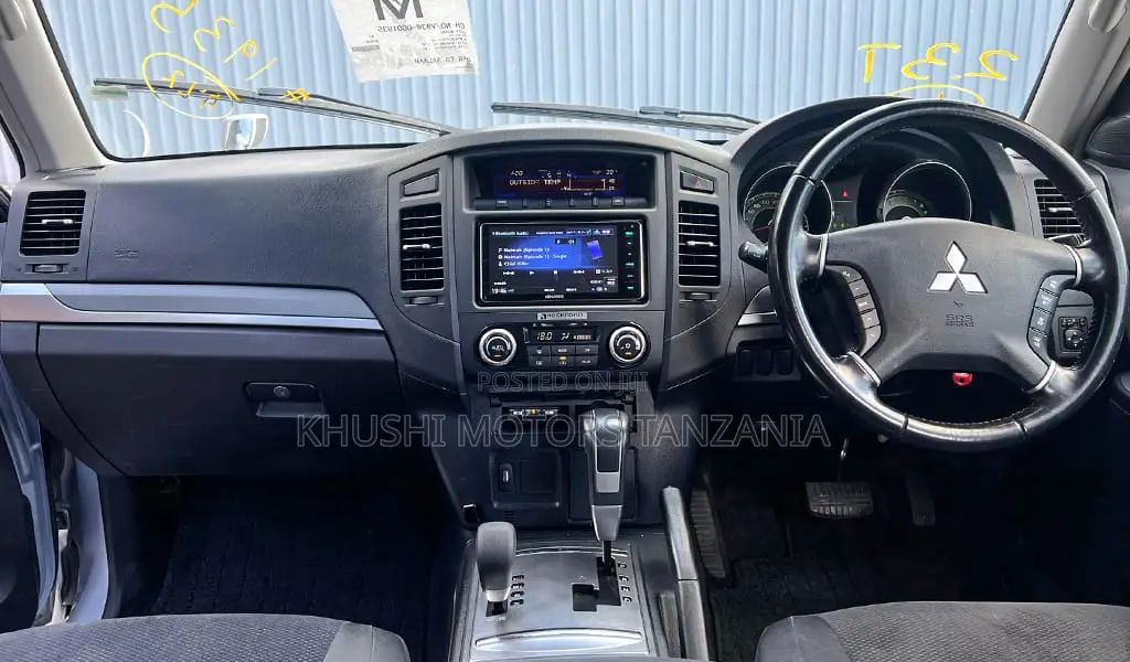 Mitsubishi Pajero 2006 Silver