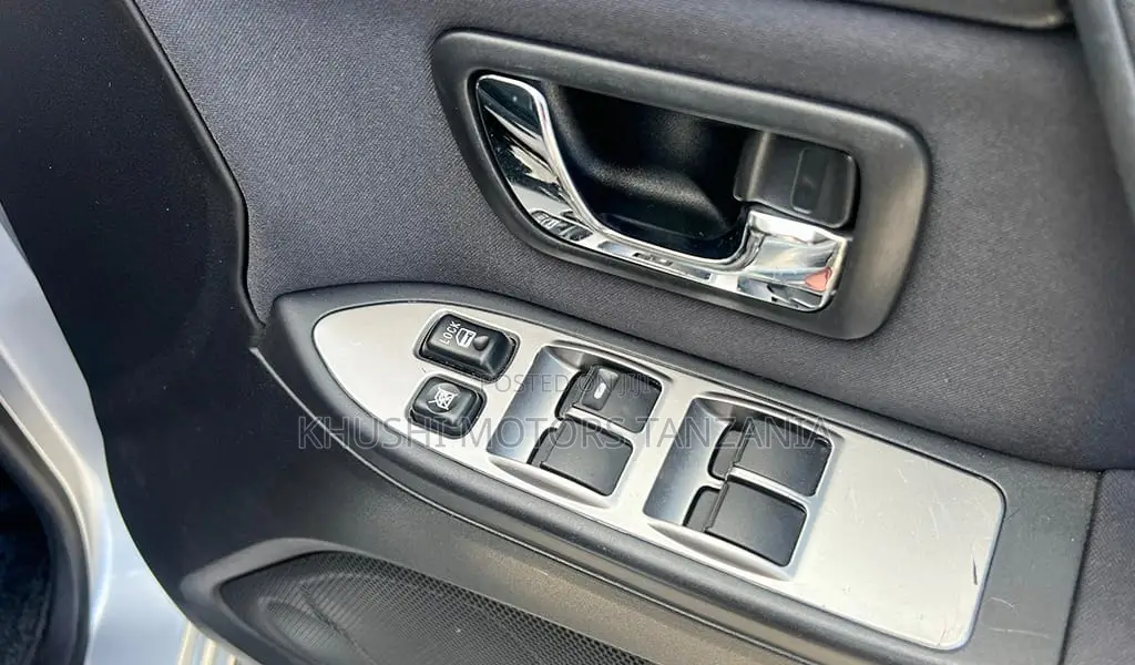 Mitsubishi Pajero 2006 Silver