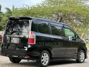 Toyota Noah 2009 Black