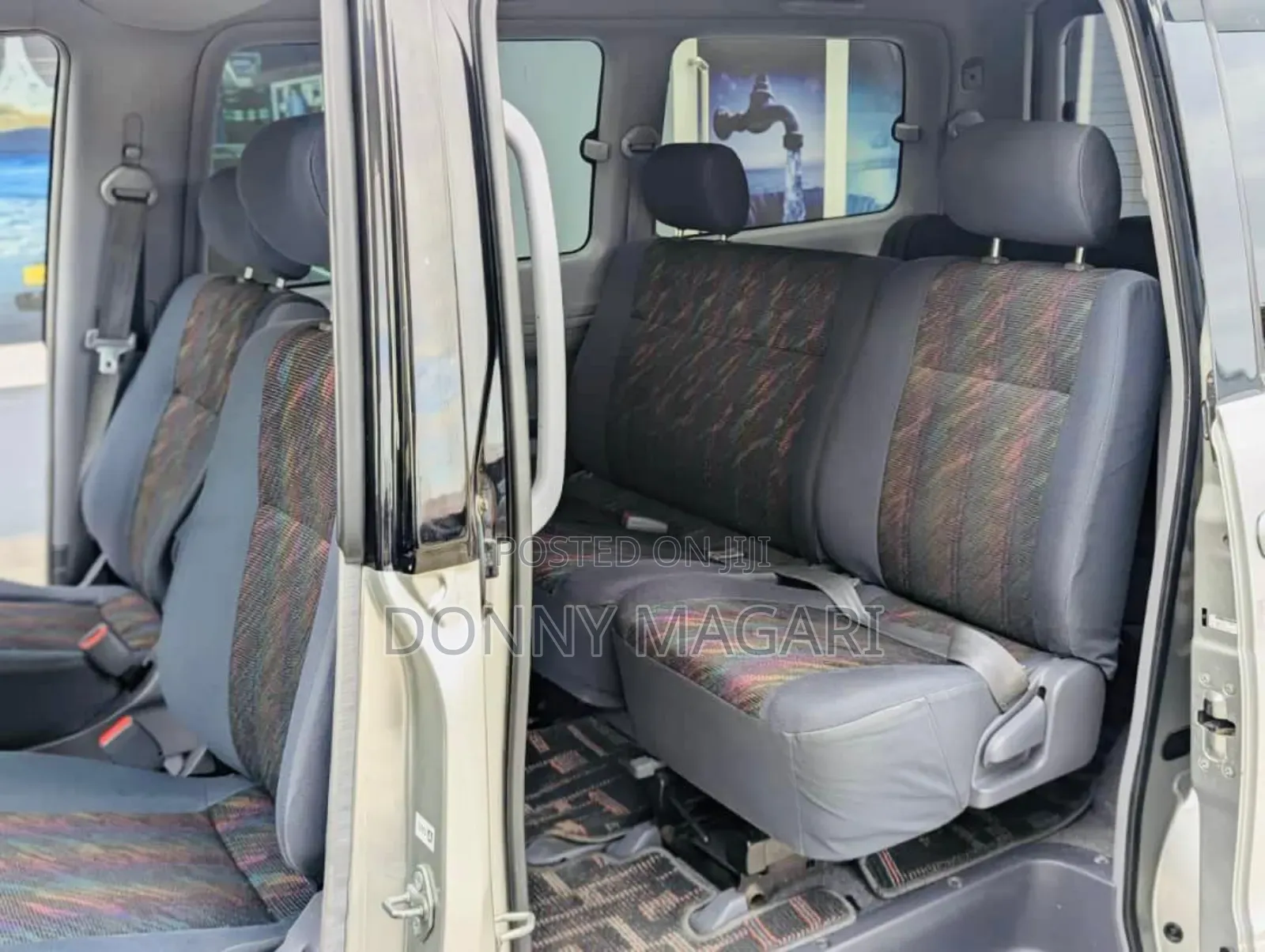 Toyota Noah 2005 Silver