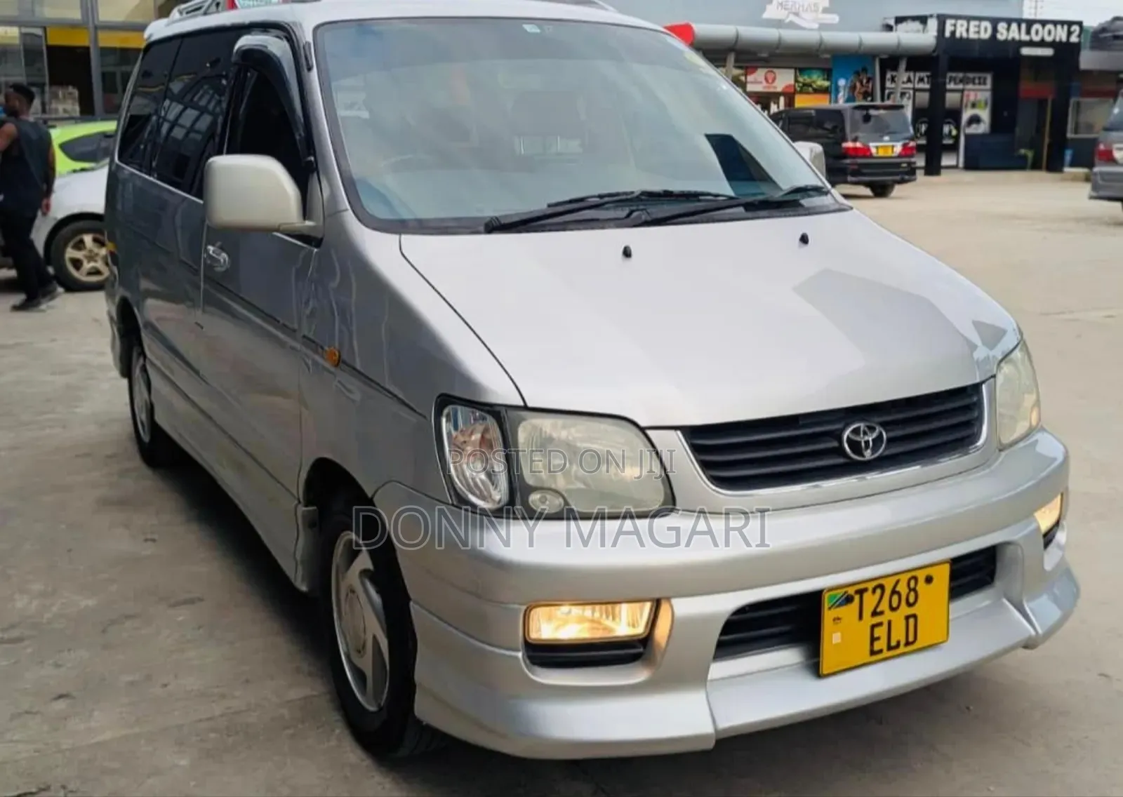 Toyota Noah 2005 Silver
