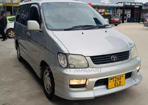 Toyota Noah 2005 Silver
