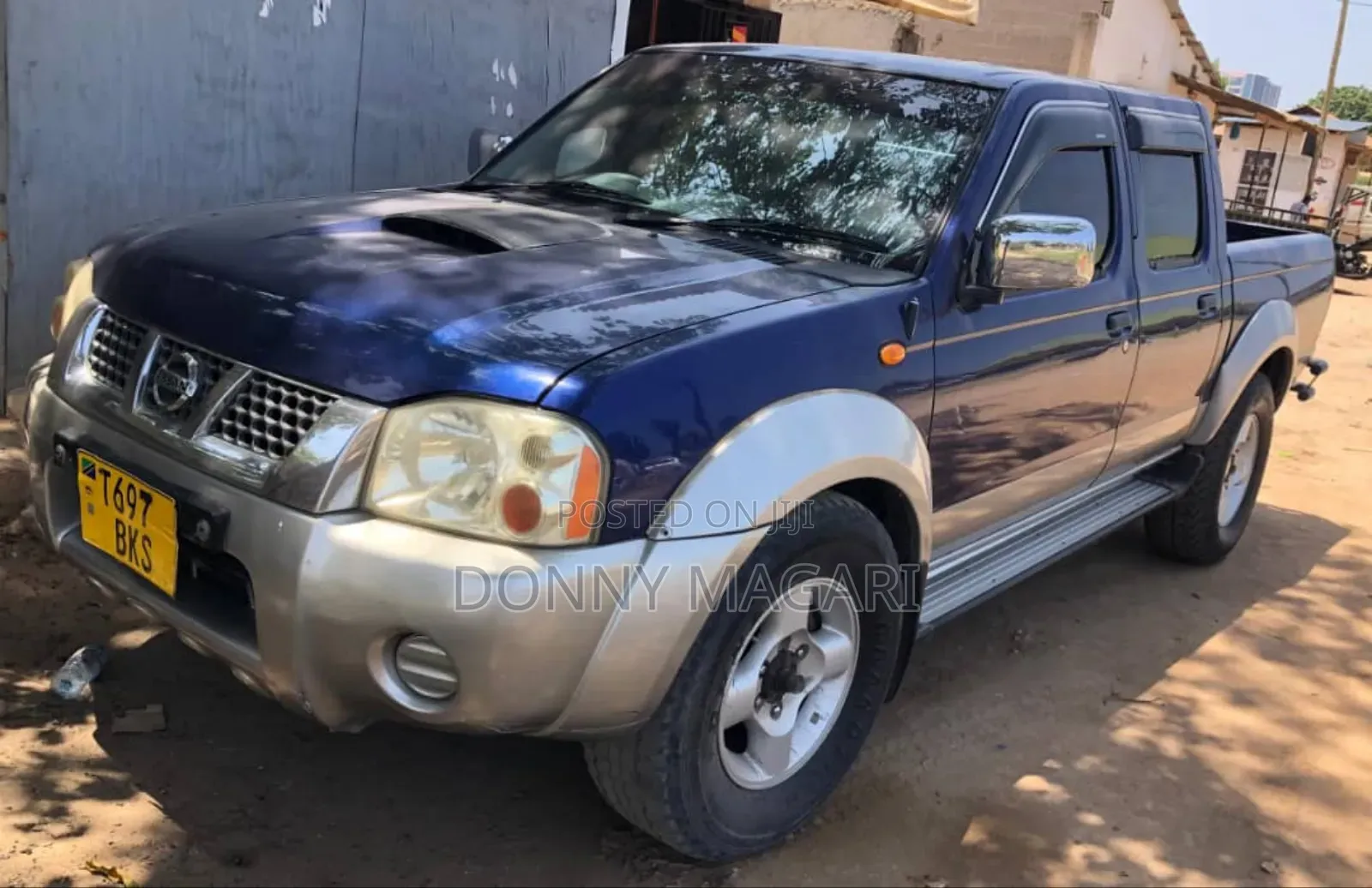 Nissan Hardbody 2014 Blue