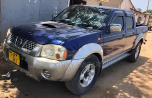 Nissan Hardbody 2014 Blue