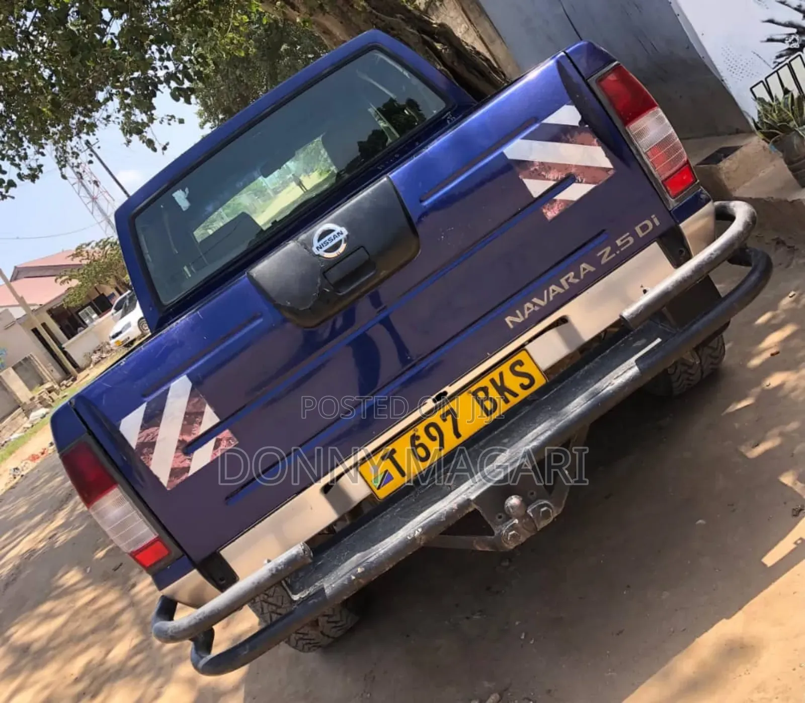 Nissan Hardbody 2014 Blue