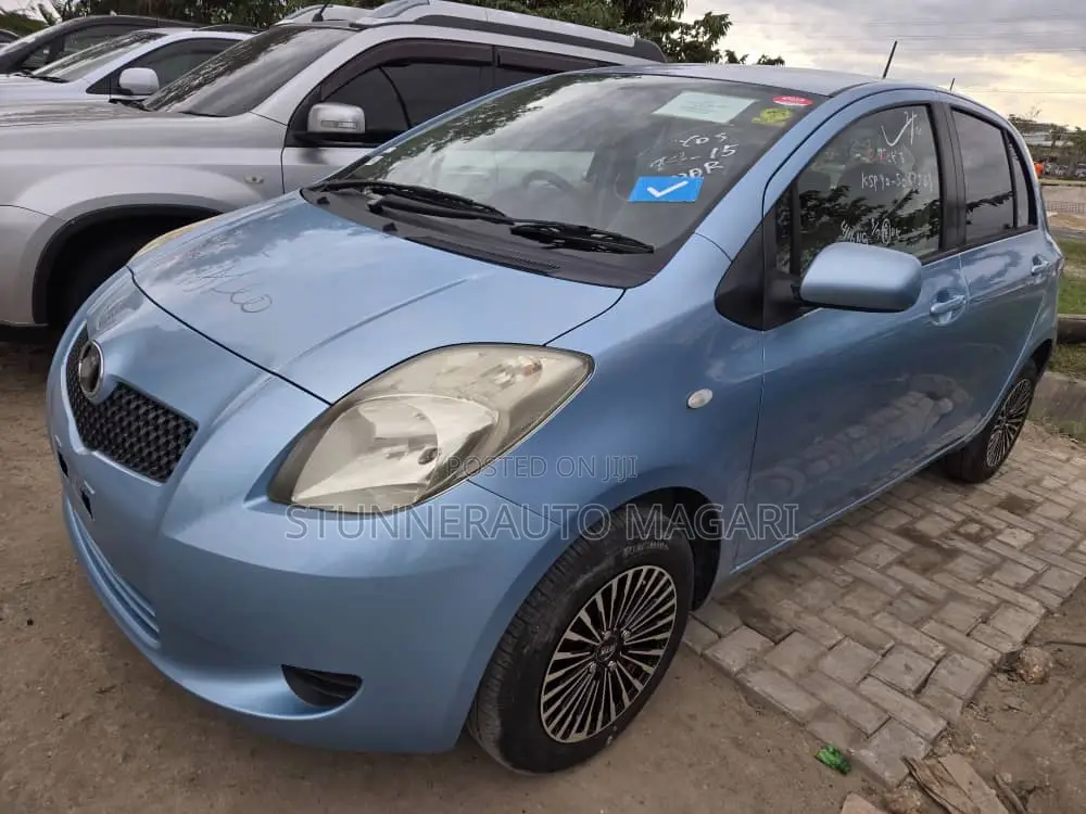Toyota Vitz 2006 Blue