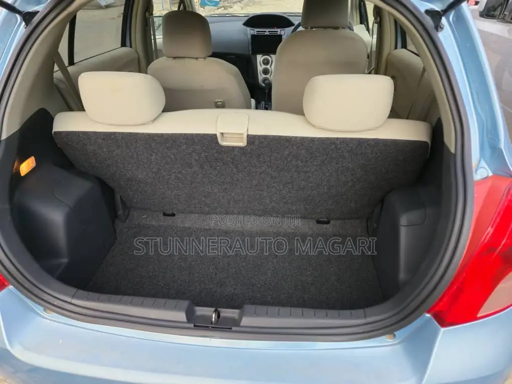 Toyota Vitz 2006 Blue
