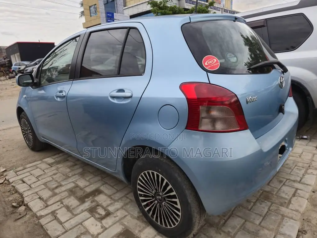 Toyota Vitz 2006 Blue
