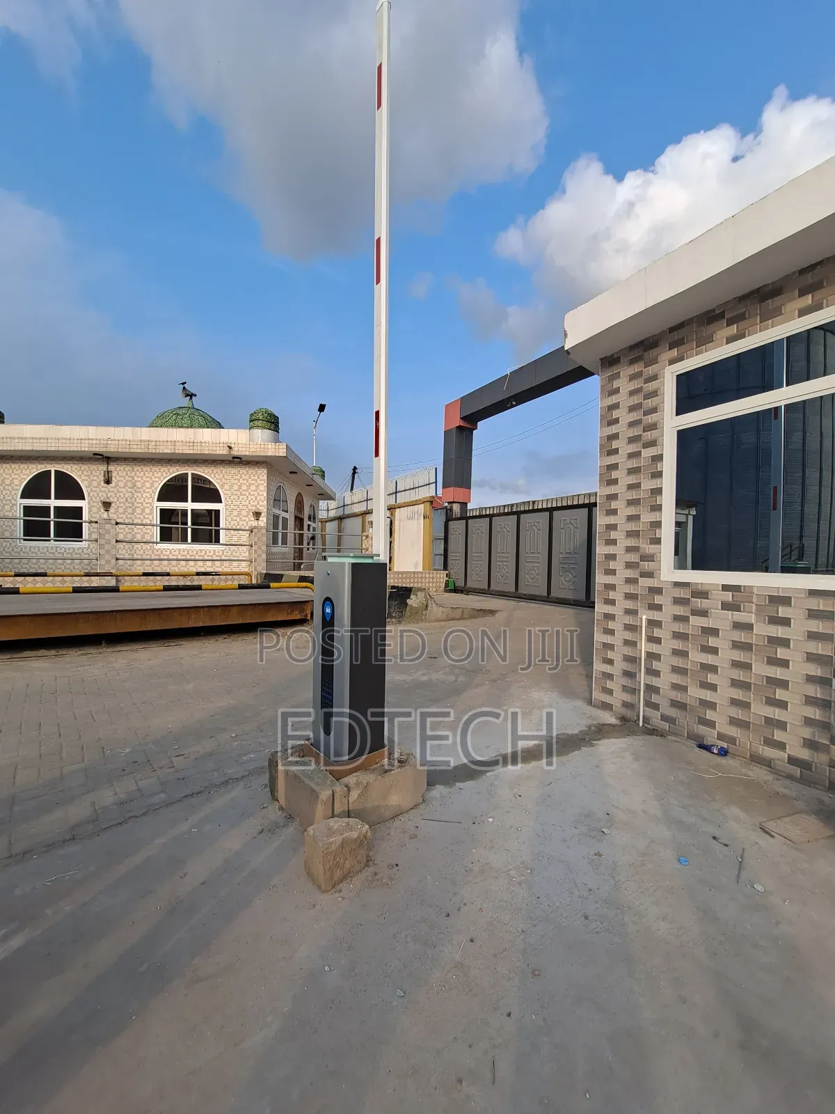 Boombarier Gate Installation