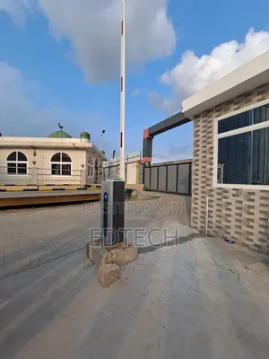 Boombarier Gate Installation