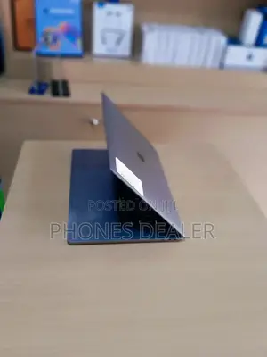 Laptop Apple MacBook Pro 2019 16GB Intel Core I7 SSD 256GB