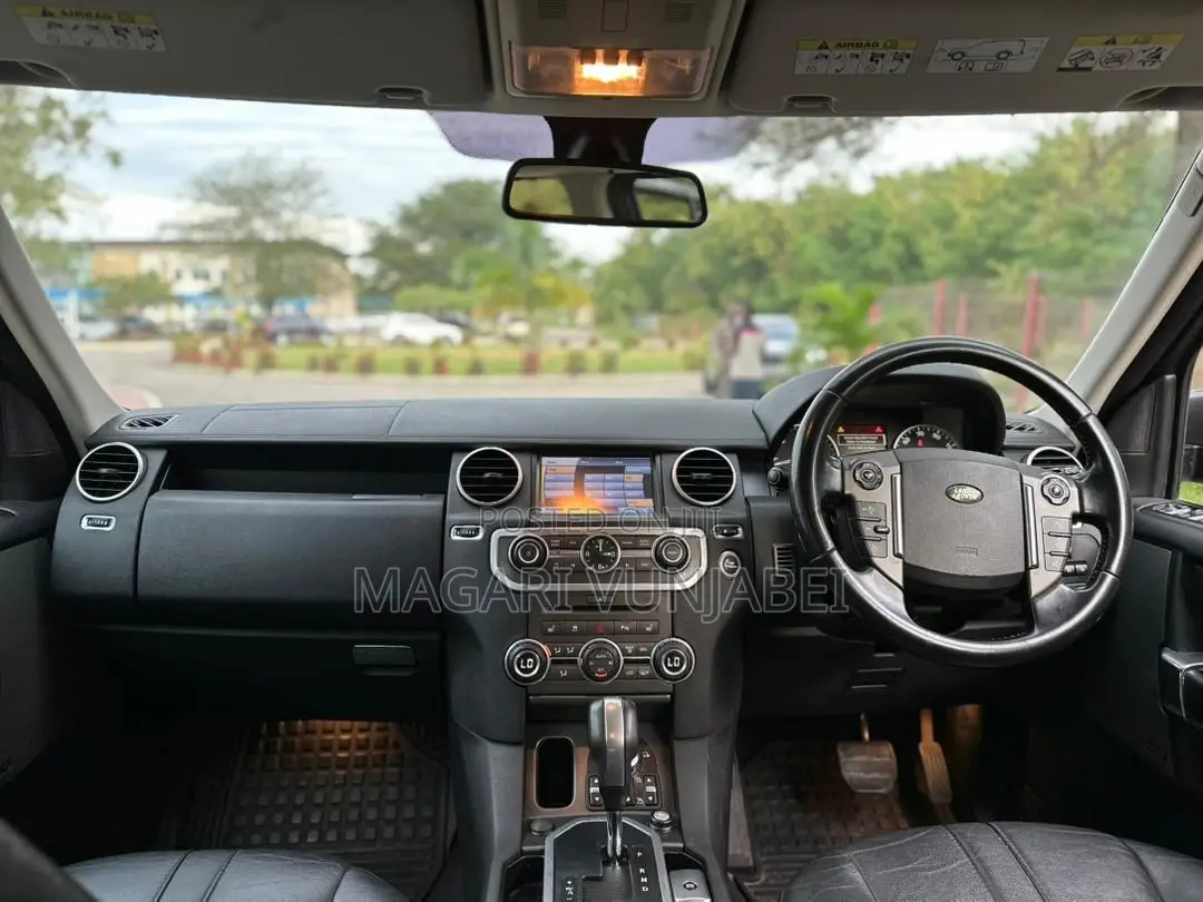 Land Rover Discovery 2010 Beige
