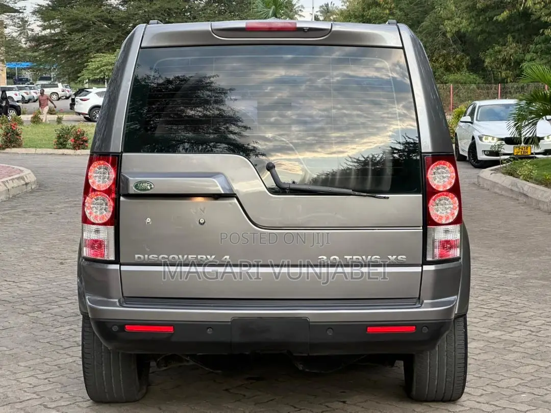 Land Rover Discovery 2010 Beige