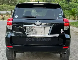 Toyota Vanguard 2010 Black