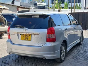 Toyota Wish 2005 Silver