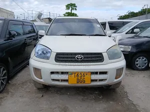 Photo - Toyota RAV4 2.0 D 2002 White