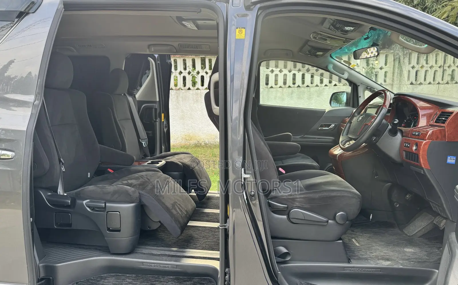 Toyota Vellfire 2009 Gray
